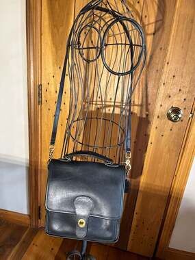 Vintage Coach Station Bag 5130 Black Leather Crossbody Handbag